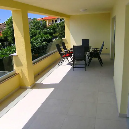Apartmani Krajinovic Krk Town Exterior photo