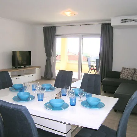 Apartmani Krajinovic Krk Town Exterior photo