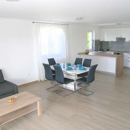 Apartmani Krajinovic Krk Town Exterior photo