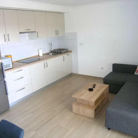 Apartmani Krajinovic Krk Town Exterior photo